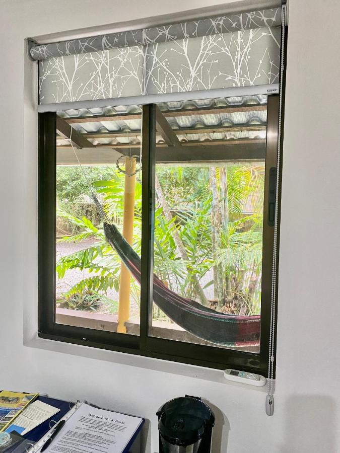 Boutique Rooms River Front At La Junta Dominical Bagian luar foto