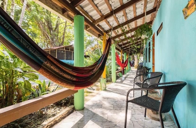 Boutique Rooms River Front At La Junta Dominical Bagian luar foto