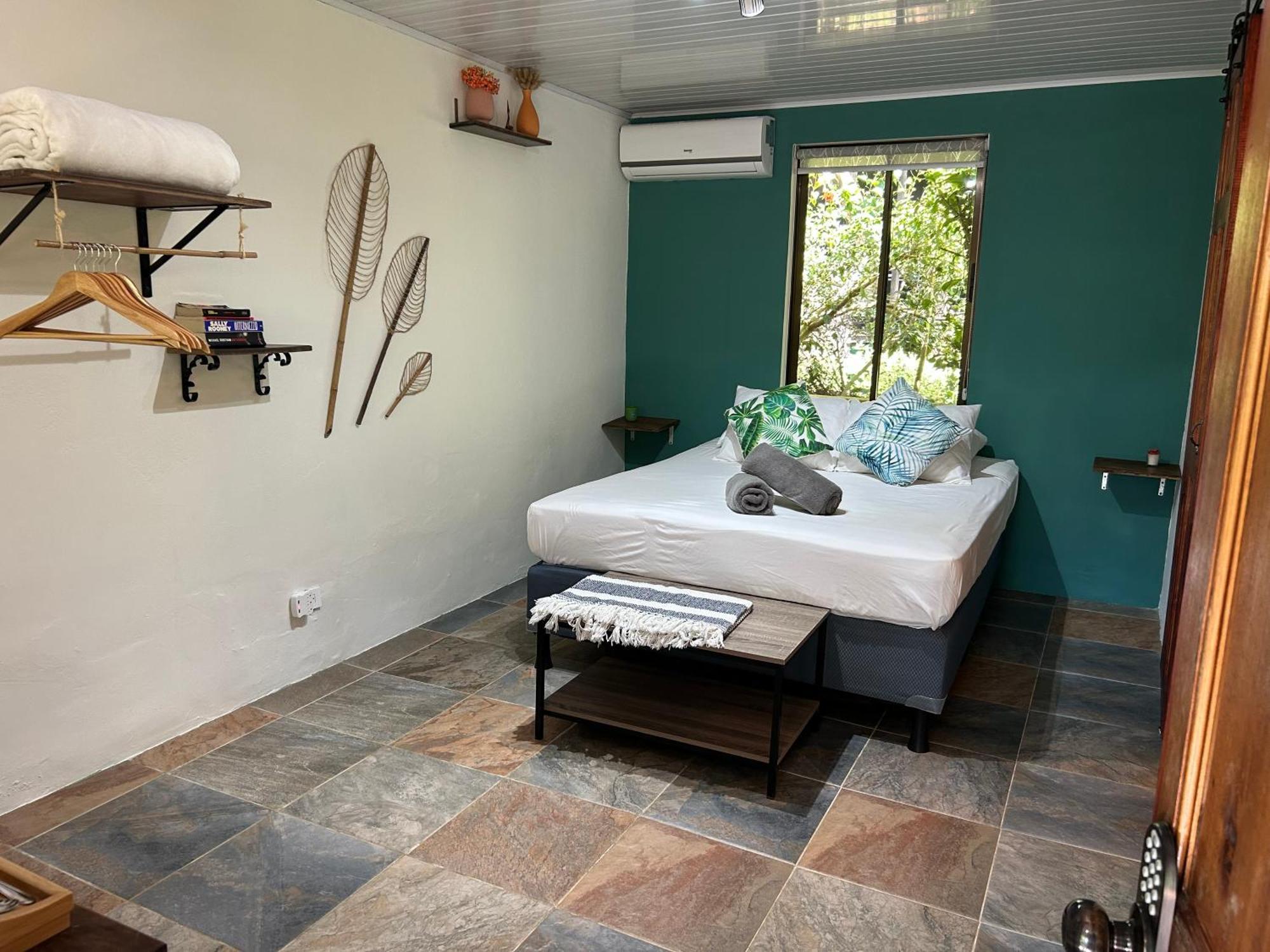 Boutique Rooms River Front At La Junta Dominical Bagian luar foto